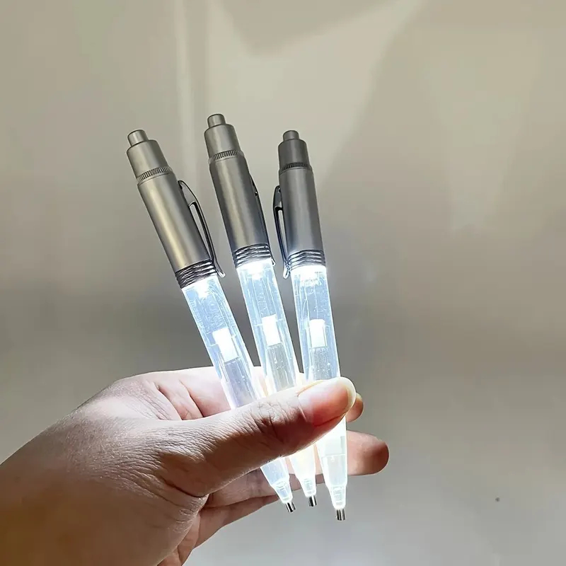 LED Light Diamond Painting Pen - Embroidery Embellishments 评论和价格